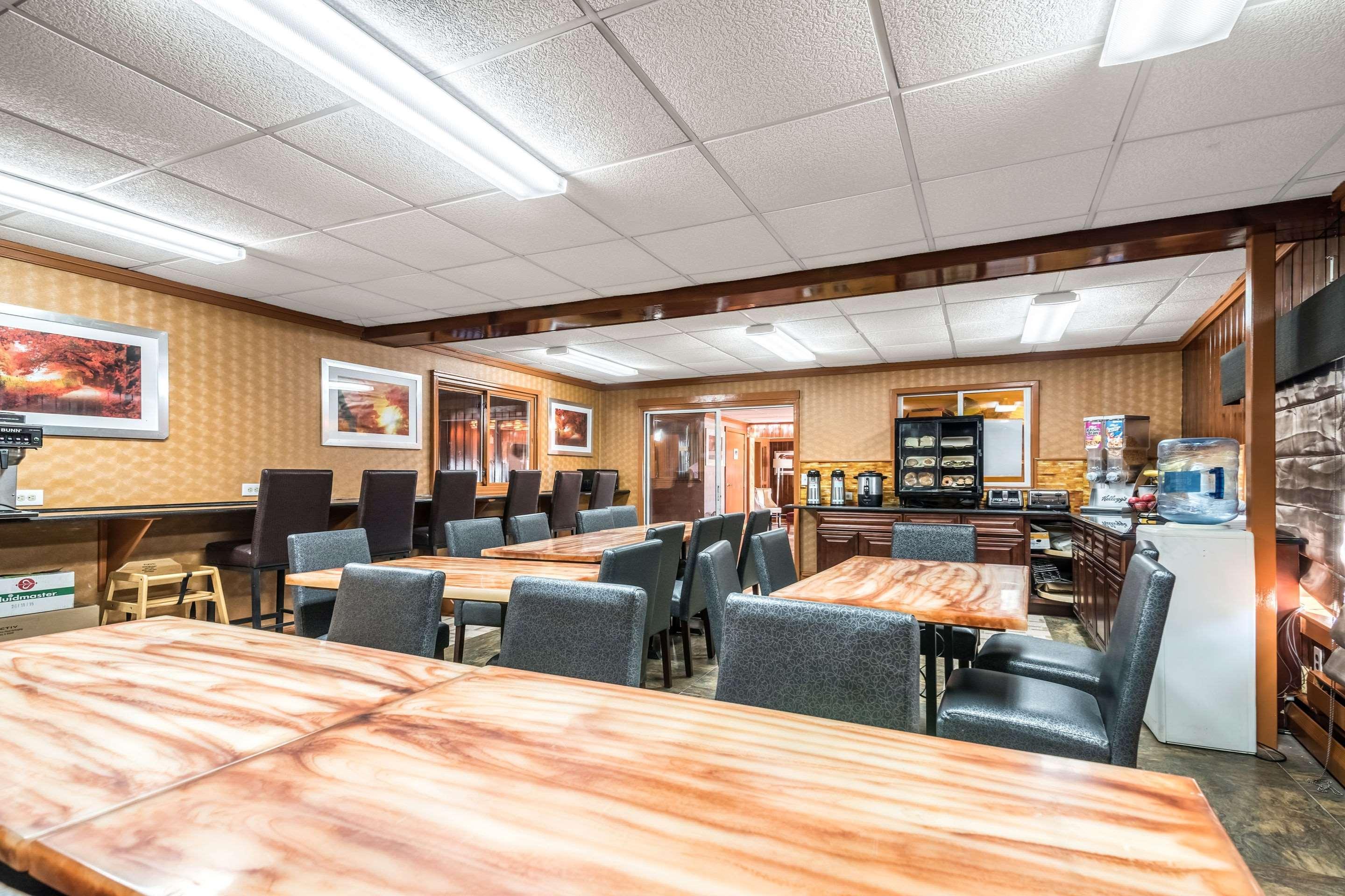 Econo Lodge Rutland City Near Hwy 7 Exterior foto
